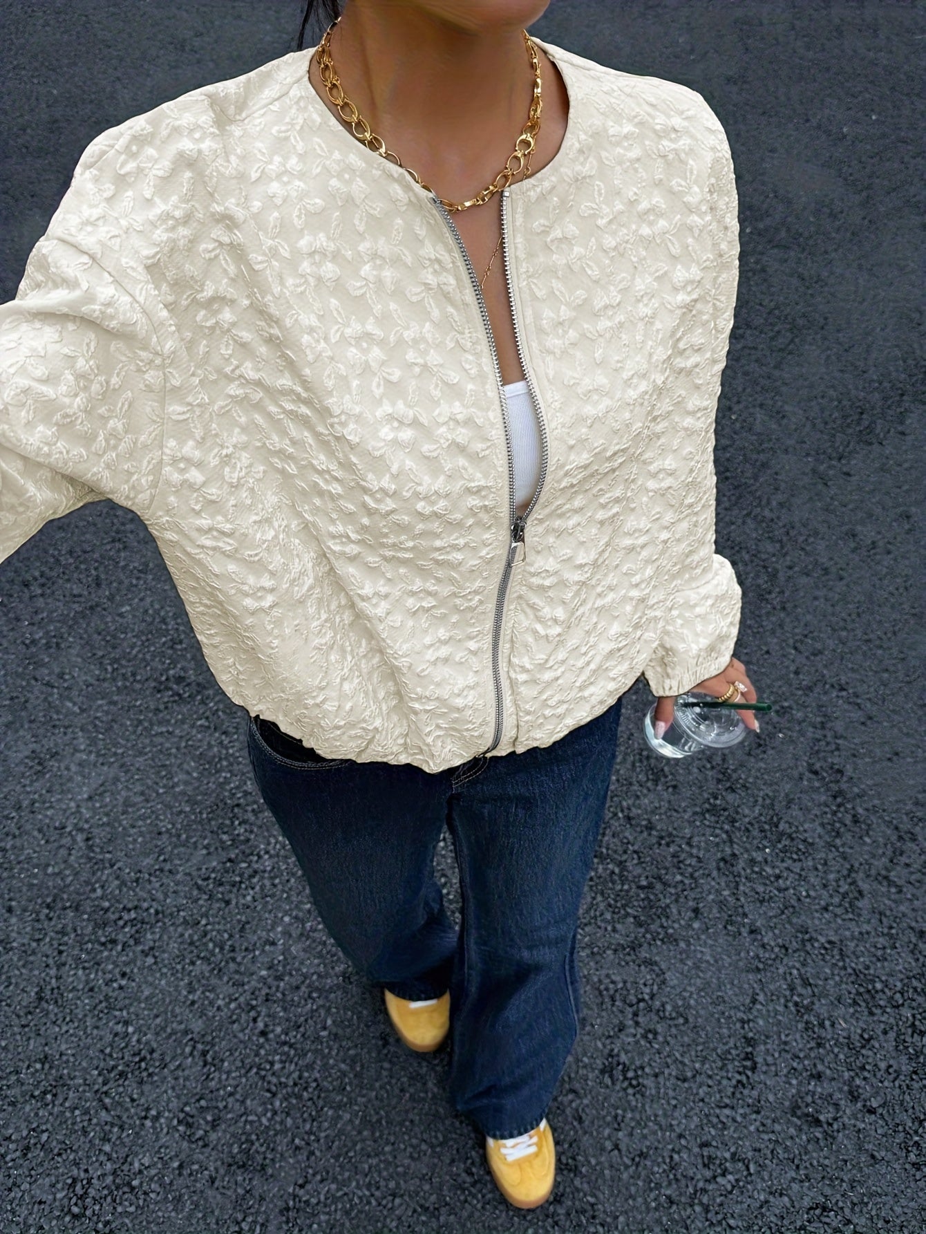 Միագույն կայծակաճարմանդով առօրյա բաճկոն