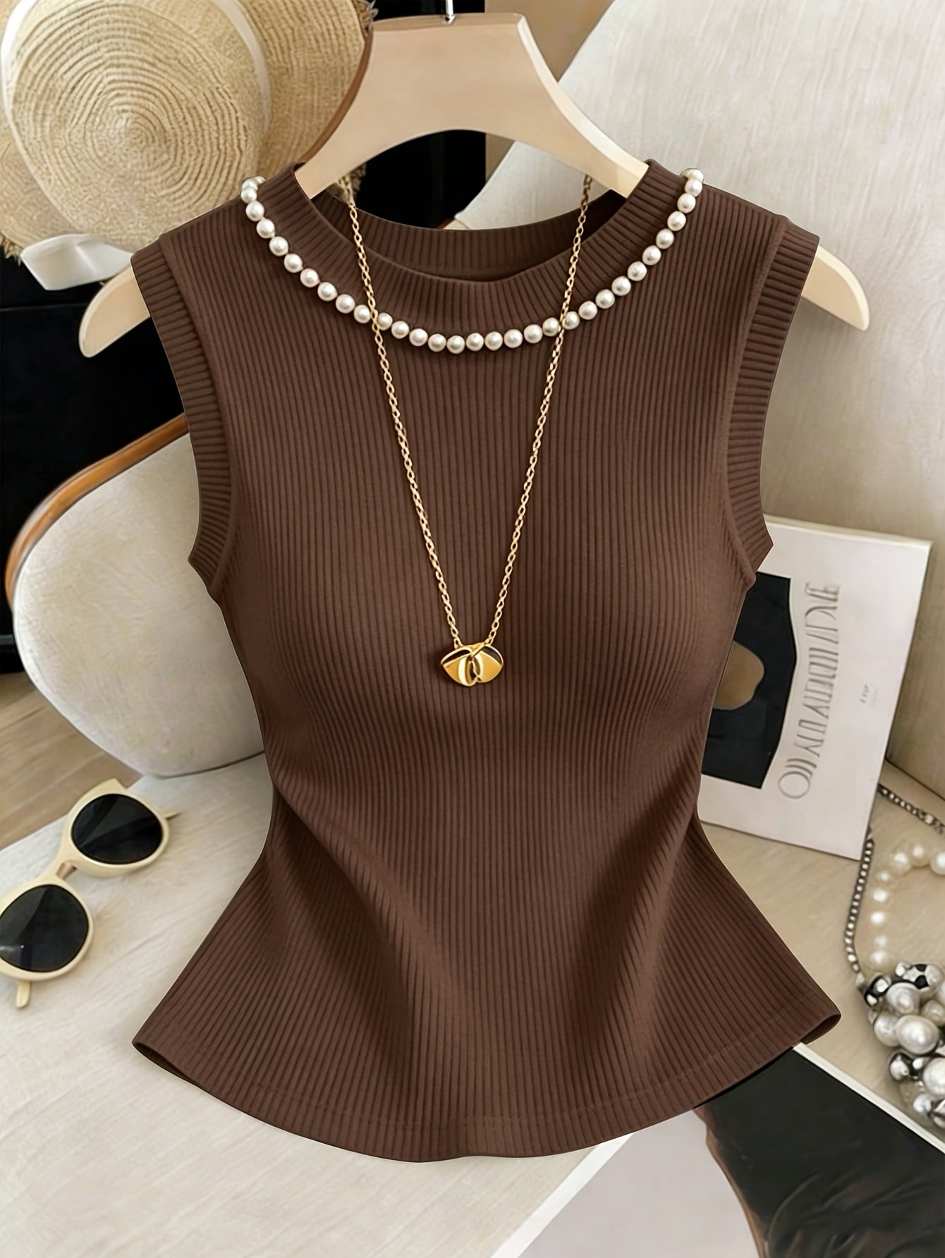 Women’s Elegant Pearl-Embellished Sleeveless Slim-Fit Top