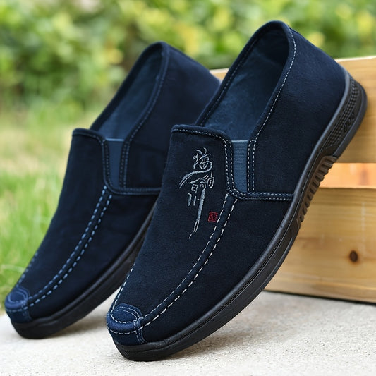 A Pair of Men'S Casual Low-Top Canvas Slip-On Shoes, Suitable for All Seasons And Perfect for Breathable Walking.
