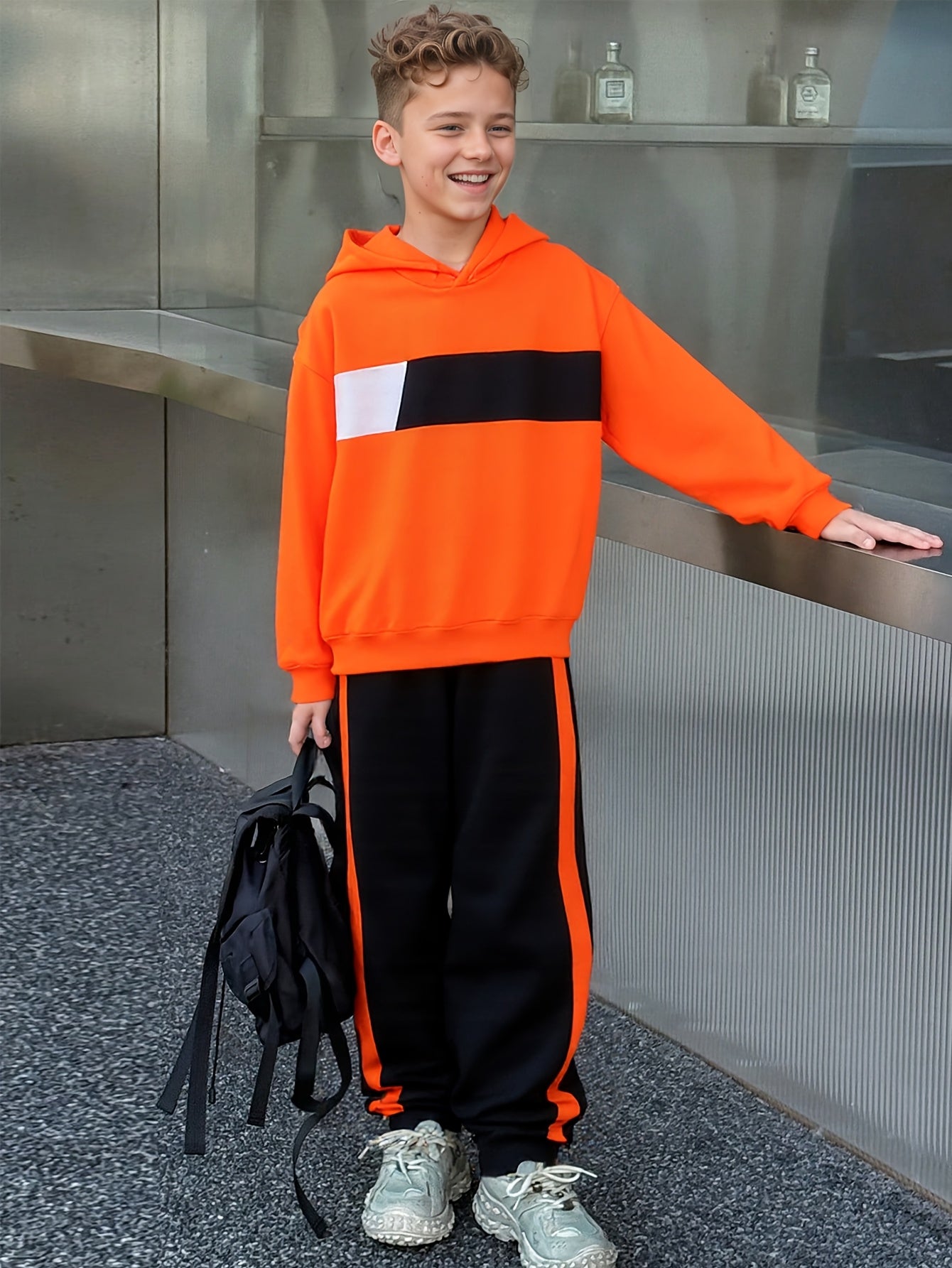 2 հատ տղաների ձմեռային գլխարկով մարզահագուստ և տաբատ - տաք սվիտեր համապատասխան երկար տաբատով, գունային բլոկներով վերնաշապիկ (հարմար է մեծ երեխաների և երեխաների համար) - լվացքի մեքենայով լվացվող 2 հատի հավաքածու, իդեալական է բացօթյա օգտագործման համար