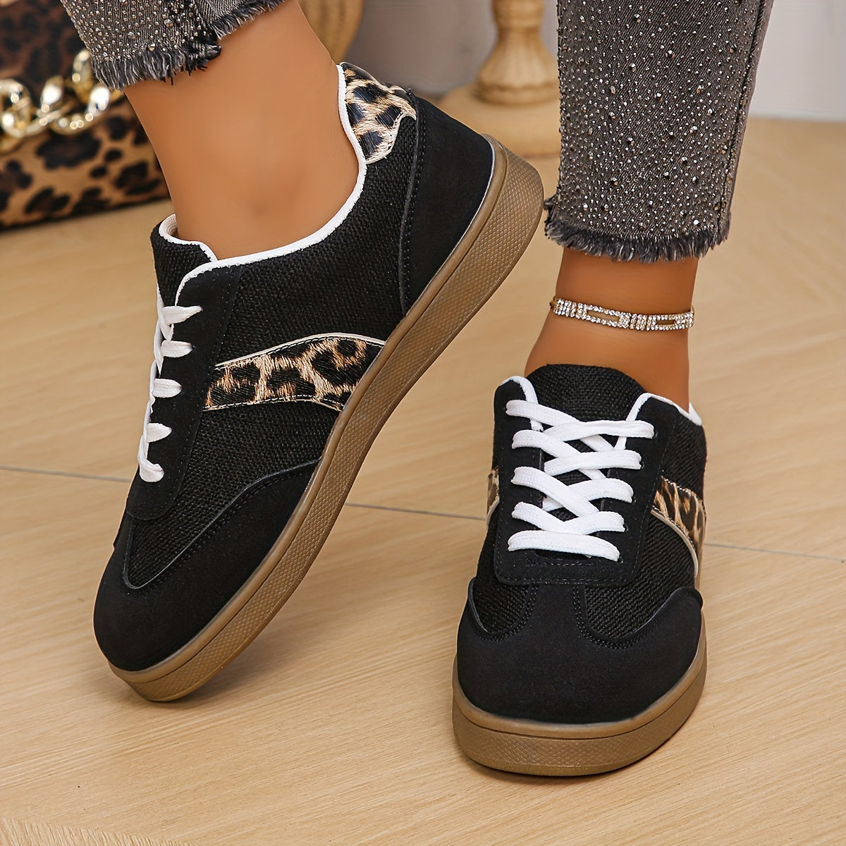 Chic Leopard Print կանացի սպորտային կոշիկներ՝ ռետրո-ներշնչված, ժանյակավոր բնակարաններ հարմարավետ TPR ներբանով բոլոր եղանակների համար