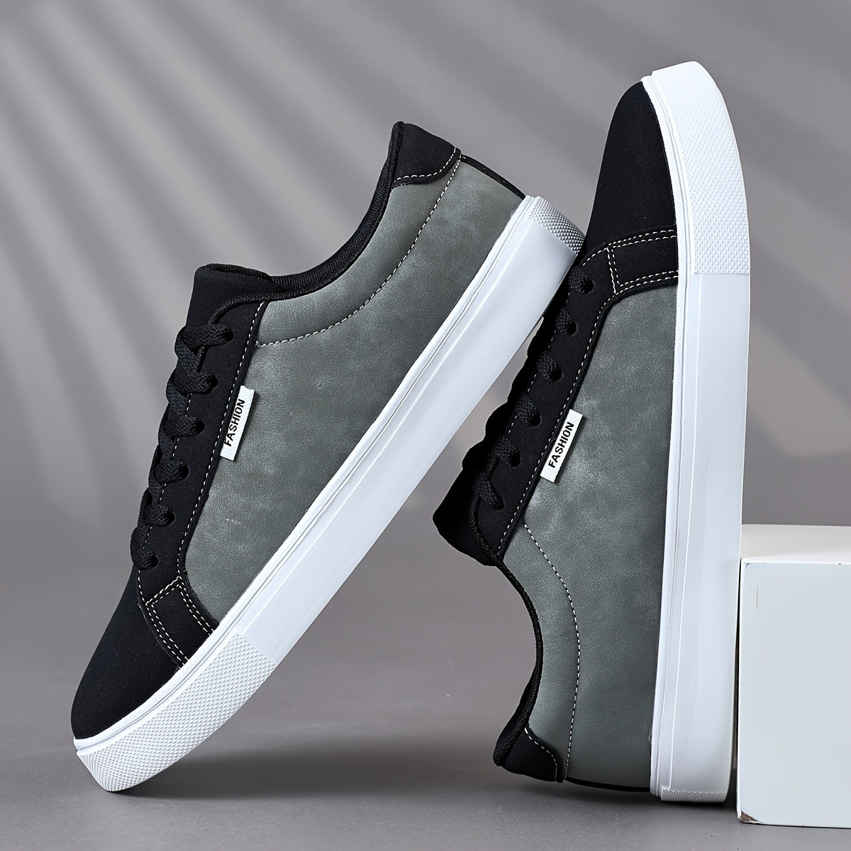 Men's Casual Low-Top Sneakers All-Season Lightweight Shoes