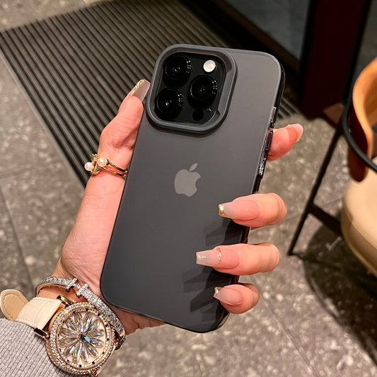 Անփայլ թափանցիկ պատյան, որը նախատեսված է Iphone մոդելների 16, 15, 14, 13, 12, և 11 Pro Max-ի համար, որն առաջարկում է հարվածից դիմադրություն և տեսախցիկի պաշտպանություն, հարմար է Iphone 14, 15 և 16 Plus-ի համար: