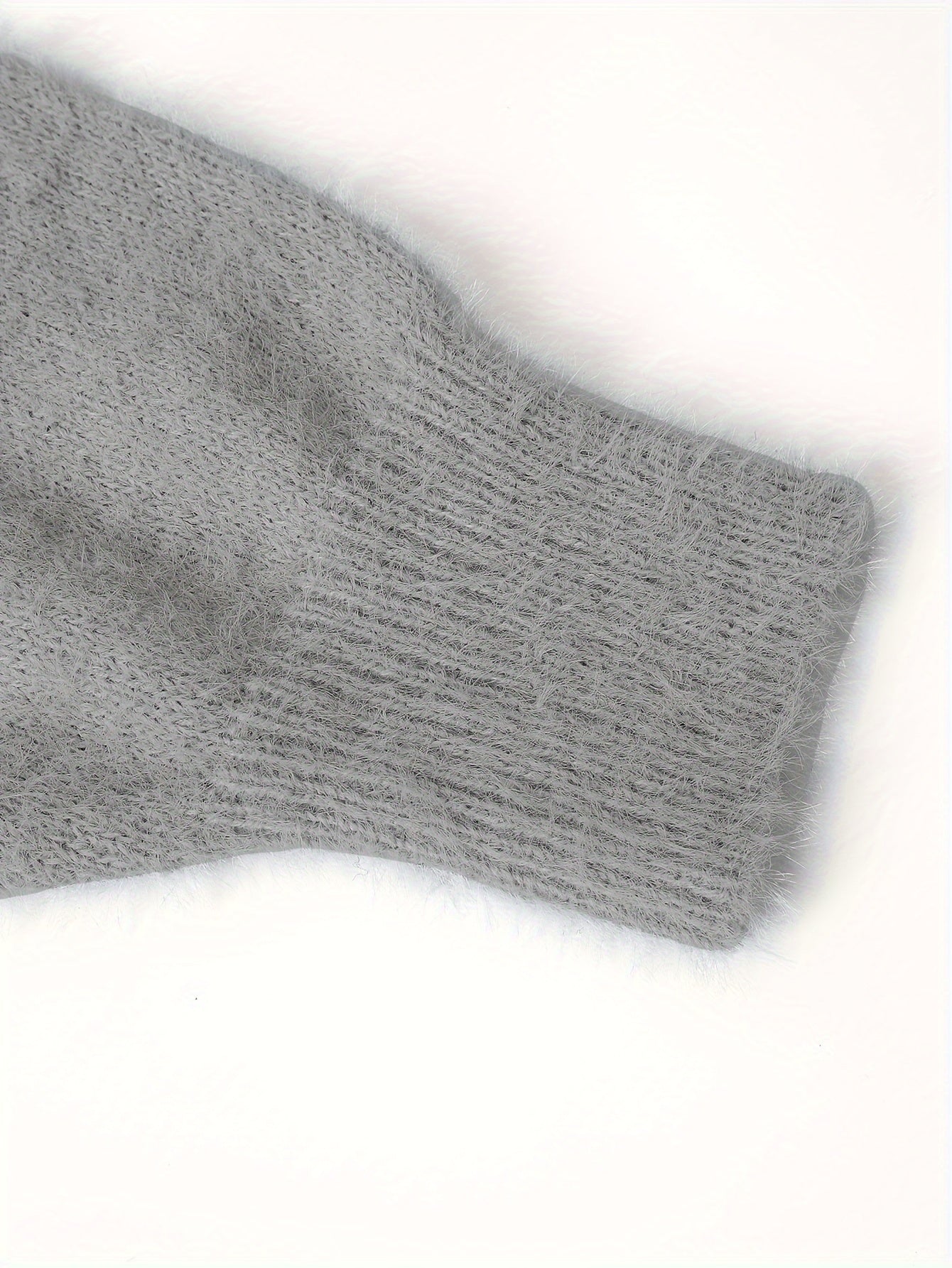 Մեծ չափս - Կանացի հարմարավետ դեղին V-ձև օձիքով սվիտեր՝ մարգարիտ կոճակներով և բրդյա եզրերով թևքերով - Ասիմետրիկ եզր, երկրաչափական նախշ, առօրյա ձմեռային սվիտեր առօրյա հագուստի համար, Ձմեռային հագուստ | V-ձև օձիքով սվիտեր | Մարգարիտ կոճակների մանրամասներ, Sw