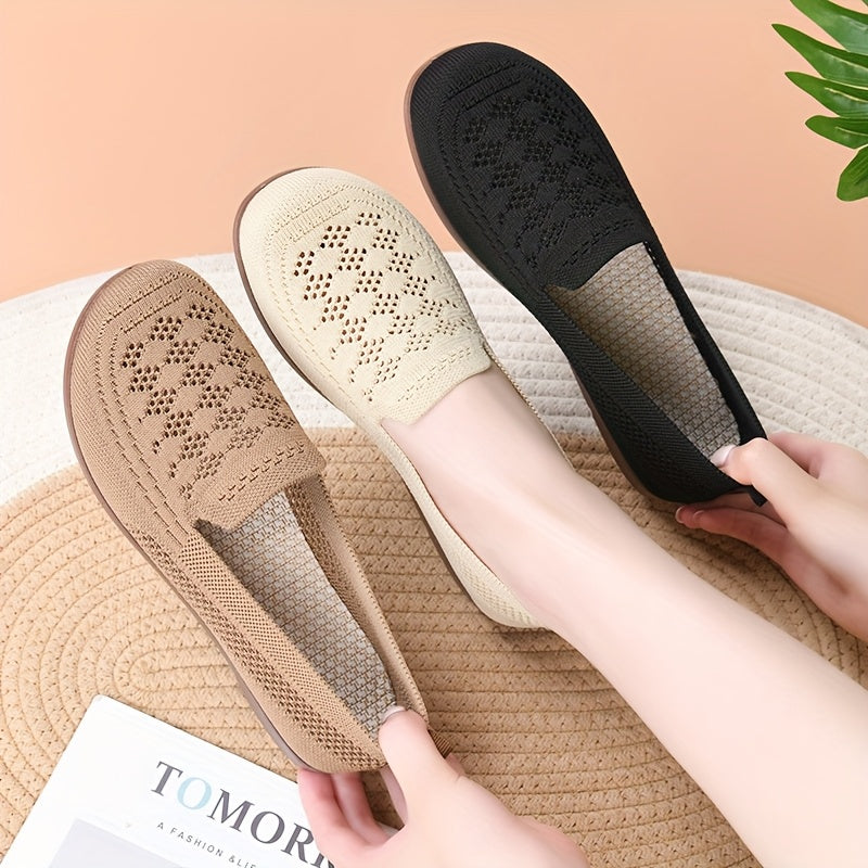 Women's flat shoes, with hollowed out breathable and comfortable uppers, soft-soled casual plain color shoes for summer