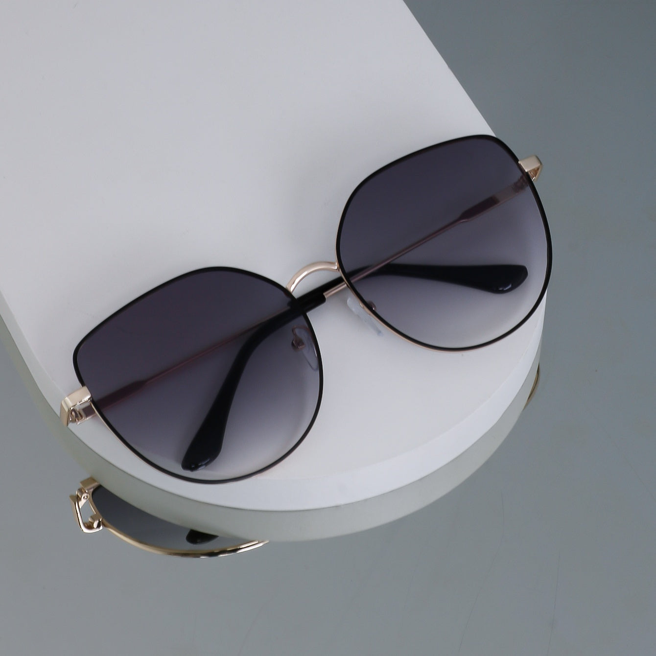 Unisex Retro Oval Polycarbonate Frame Lightweight Decorative Glasses