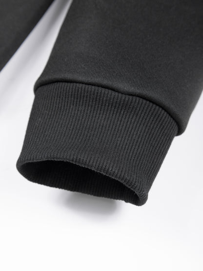 Տղամարդու միագույն բրդյա բաճկոն՝ կանգնած օձիքով, կայծակաճարմանդով, երկար թևքերով, սպորտային, առանց գլխարկի, մեծ կողային գրպաններով, հարմար է ամենօրյա կրելու, բացօթյա գործունեության, լեռնագնացության համար