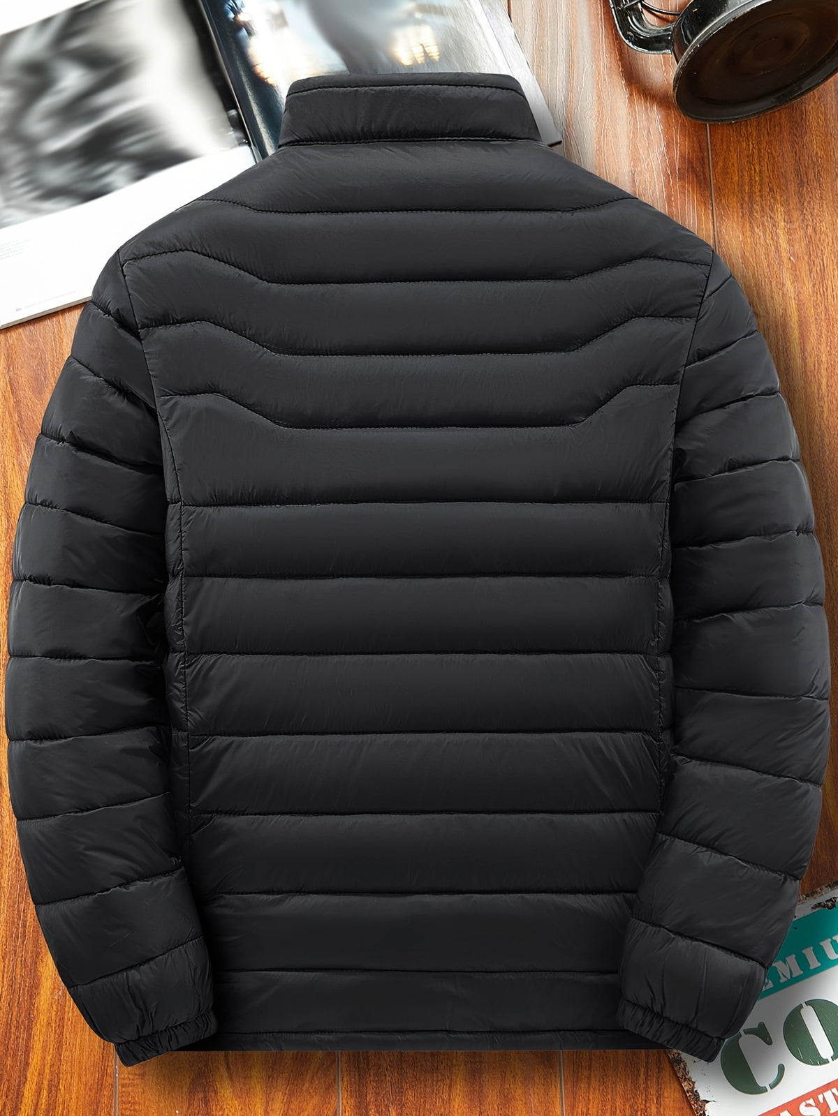 Men's Lightweight Windproof Winter Jacket with Zipper Pockets