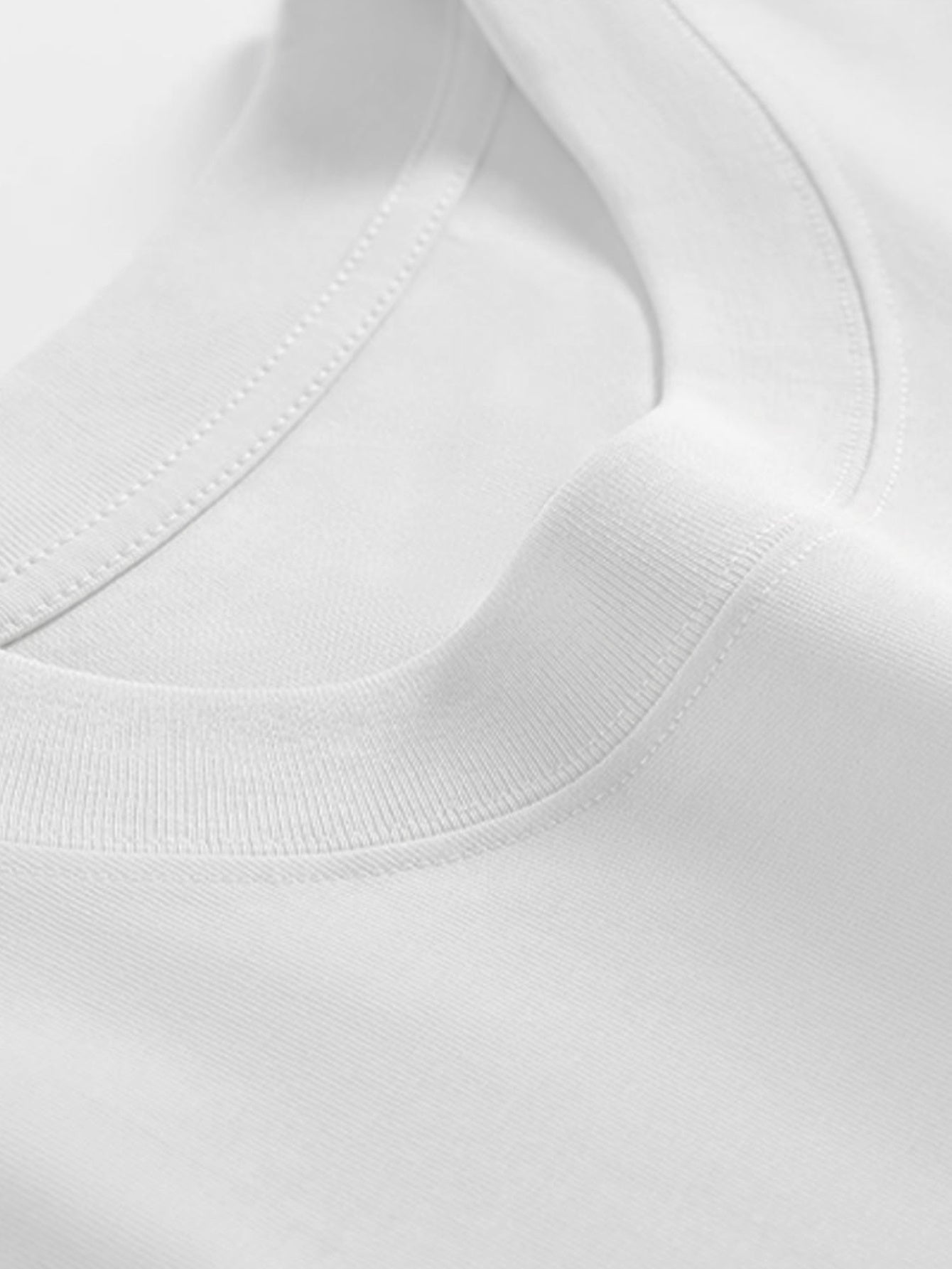 1pc Men's Spring Summer Casual Short Sleeve T-Shirt - Solid Black, Regular Fit Round Neck, Breathable Fabric for Gym, Outdoor  Casual Attire, Gym Shirts, Durable Casualwear, Smooth Texture