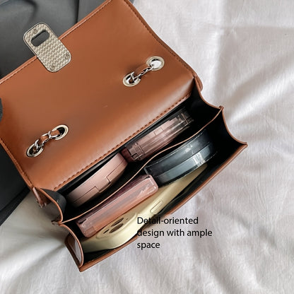 Օրհնություն ուղևորների համար։ Տարողունակ դիզայնը կարող է միաժամանակ տեղավորել ձեր հեռախոսը, շրթներկը, բանալիները և քարտապանը։ Կատարյալ լրացնում է և՛ վերարկուները, և՛ զգեստները՝ ստեղծելով կատարյալ ոճային տեսք։