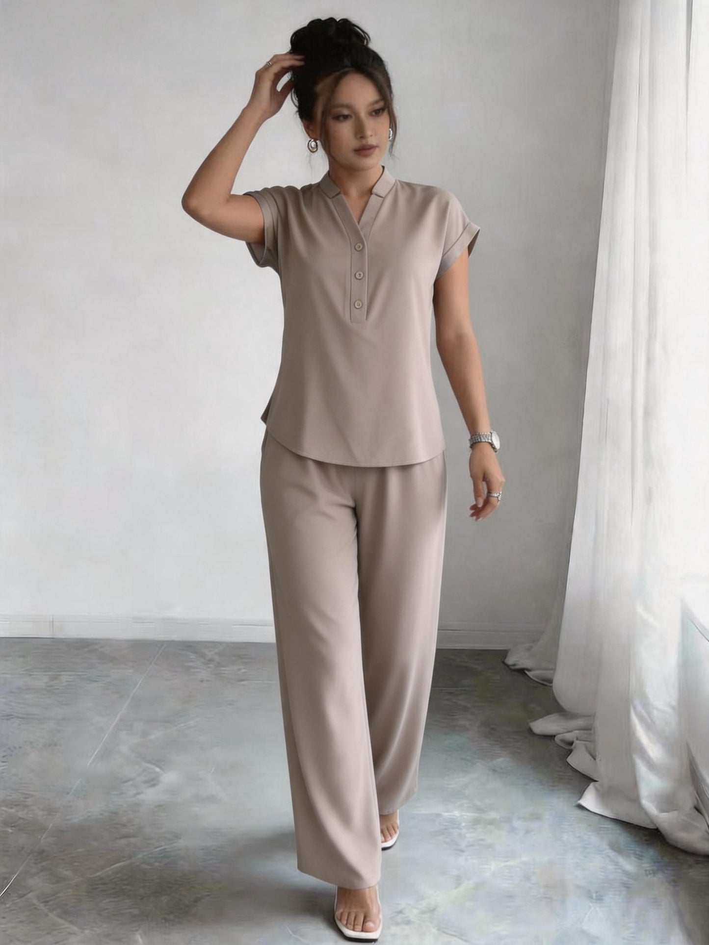 Elegant Women’s Summer Two-Piece Set with Stand Collar Top & Wide-Leg
