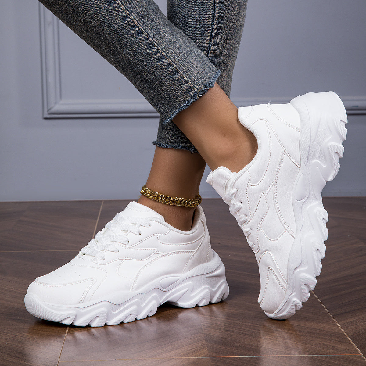 Women's Casual Sneakers, Fashionable White Low-Top Lace-Up Shoes for Walking And Shopping