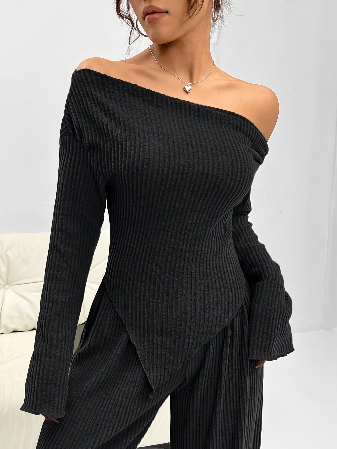 Elegant Two-Piece Stripe Set with Strapless T-Shirt and Wide-Leg Pants
