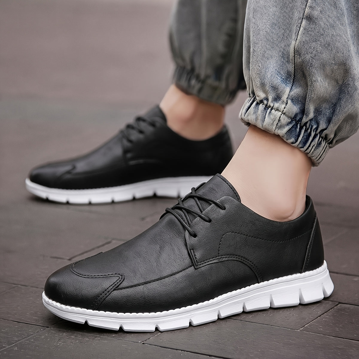 Men's Casual Loafers Flat Lace-Up Shoes for All Seasons