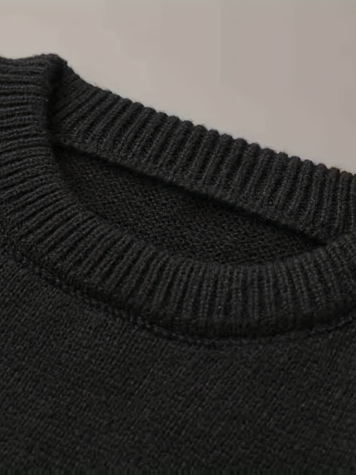 Տղամարդկանց նորաձև տրիկոտաժե սվիտեր կլոր վզնոցով - աստղաձև նախշերով