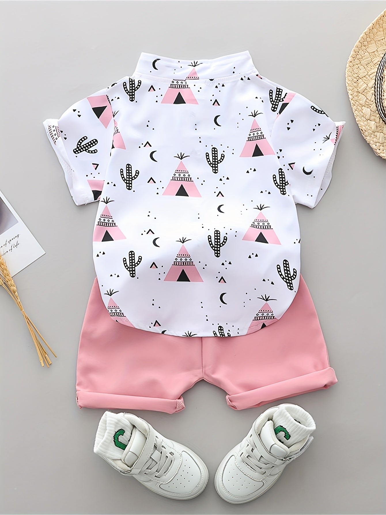 Boys' Casual Summer T-Shirt and Shorts Set with Pyramid Print
