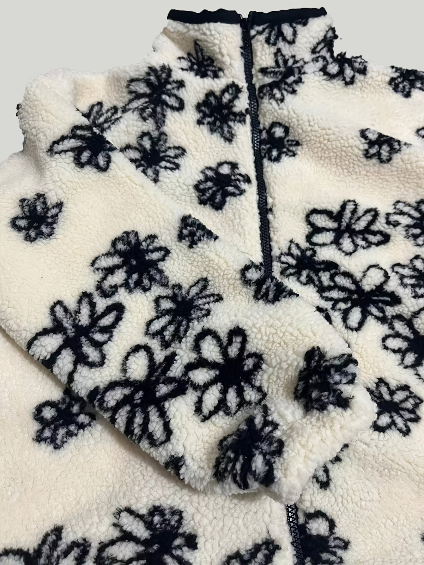 Կանացի հարմարավետ բրդյա երիզով ծաղկային նախշերով բաճկոն - առօրյա երկար թևքով կայծակաճարմանդով սև և սպիտակ ծաղկային նախշերով, փափուկ տաք վերնազգեստ աշուն/ձմեռ, հարմարավետ աշնանային հագուստ | Ծաղկային նախշերով բաճկոն | Կայծակաճարմանդով բաճկոն