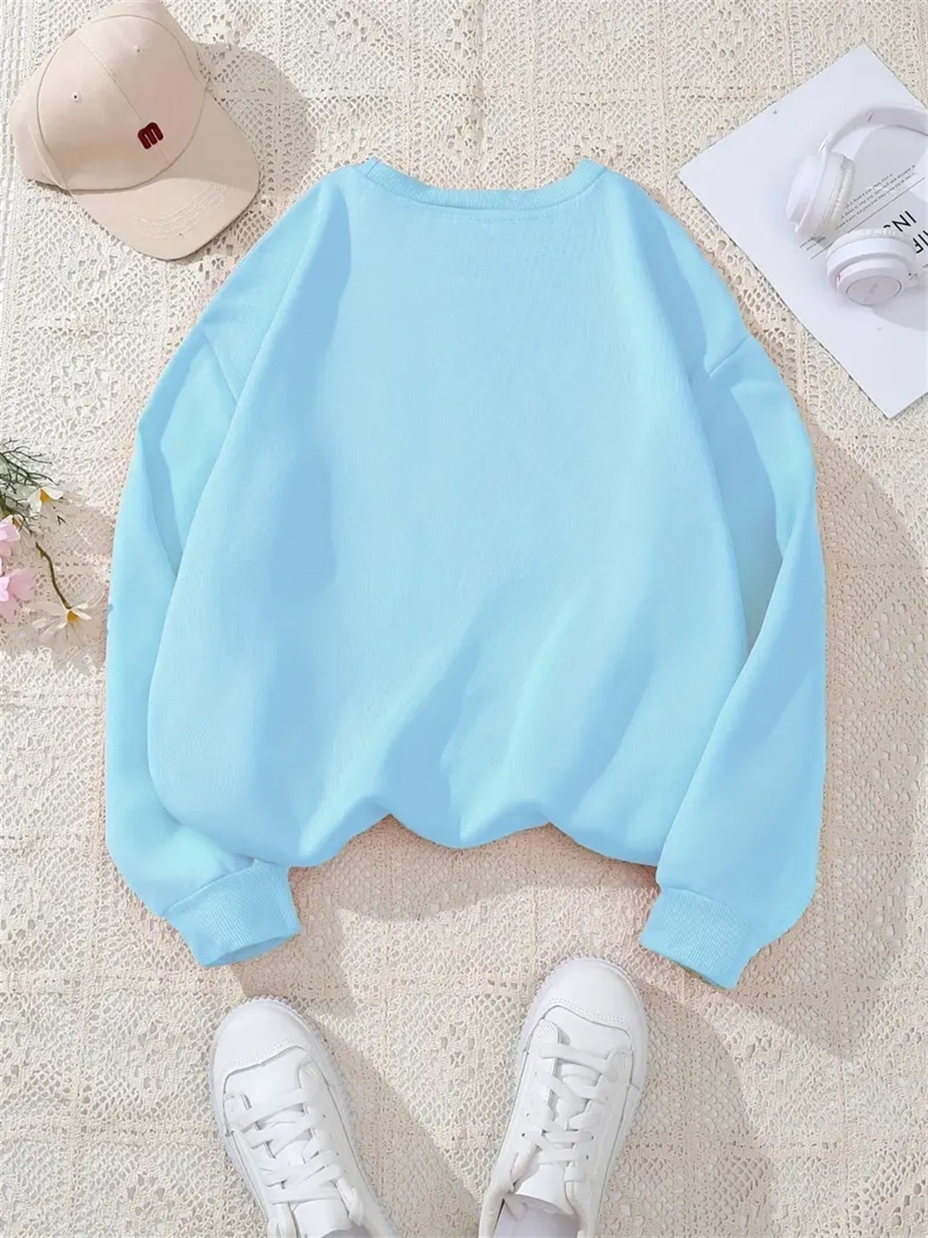 Women's Fleece-Lined Round Neck Pullover Sweatshirt - "JESUS" Christmas Print, Comfortable Loose Fit for All Seasons, Festive Holiday Design Casual Top