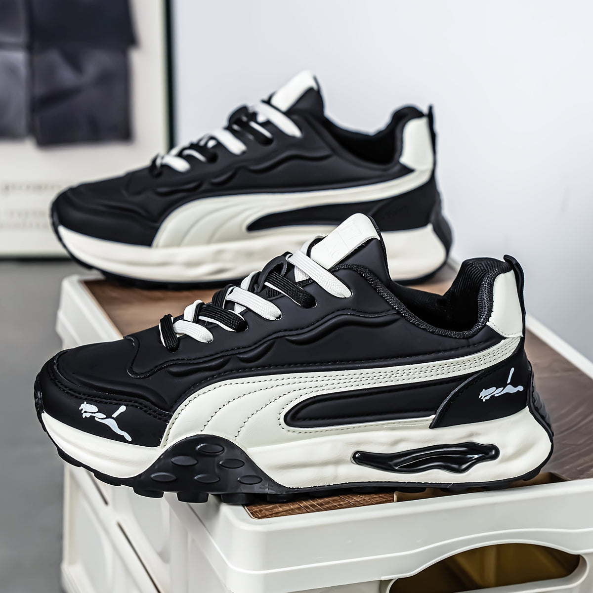Men's Casual Low Top Sneakers for Spring and Fall