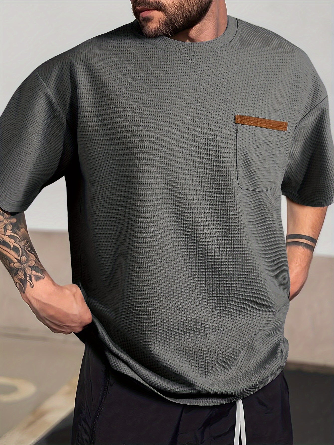 Men's Solid T-shirt With Chest Pocket, Casual Short Sleeve Crew Neck Tee, Men's Clothing For Summer Outdoor