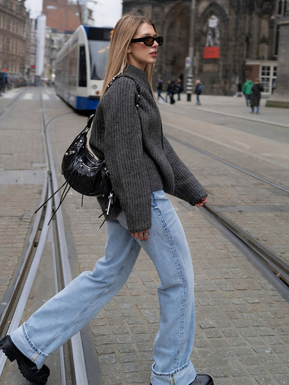 Նոր աշուն-ձմեռ՝ ազատ, նորաձև, կայծակաճարմանդով սվիտեր-բաճկոն, միագույն, առօրյա կարդիգան՝ երկար ուսերի կարերով և կարճ երկարությամբ