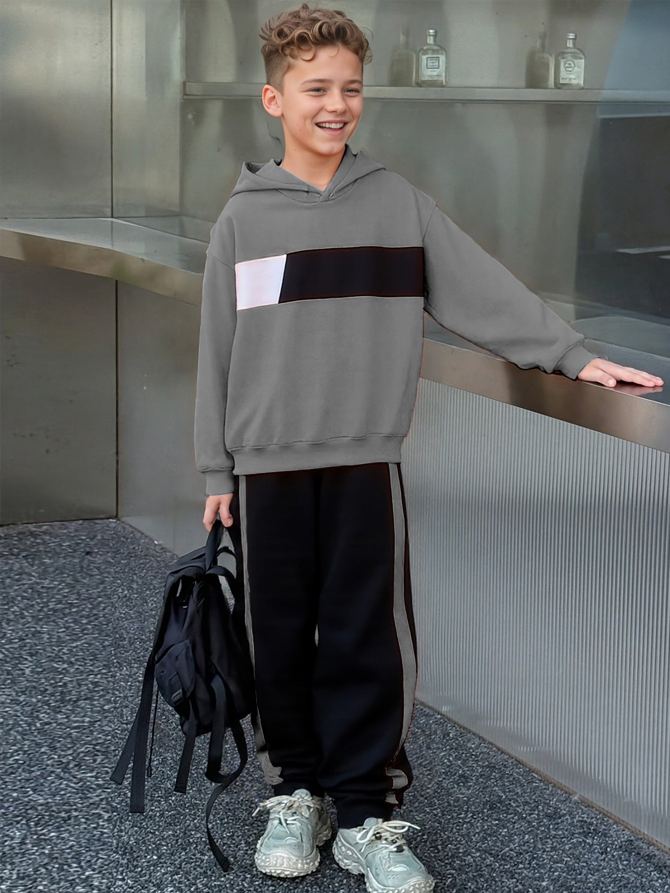 2 հատ տղաների ձմեռային գլխարկով մարզահագուստ և տաբատ - տաք սվիտեր համապատասխան երկար տաբատով, գունային բլոկներով վերնաշապիկ (հարմար է մեծ երեխաների և երեխաների համար) - լվացքի մեքենայով լվացվող 2 հատի հավաքածու, իդեալական է բացօթյա օգտագործման համար