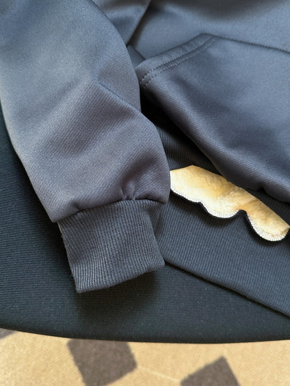 Կանացի մեծ չափսի ձմեռային տաք, գլխարկով սվիտեր՝ Շնորհավոր Սուրբ Ծնունդ և Շնորհավոր Նոր Տարի նախշերով - Հաստ բրդյա ծածկույթով մեծ չափսի սվիտեր, հարմարավետ, առօրյա սվիտեր Սուրբ Ծննդյան համար, Հելոուինի նվերներ, Սուրբ Ծննդյան սվիտեր, տոնական հագուստ,