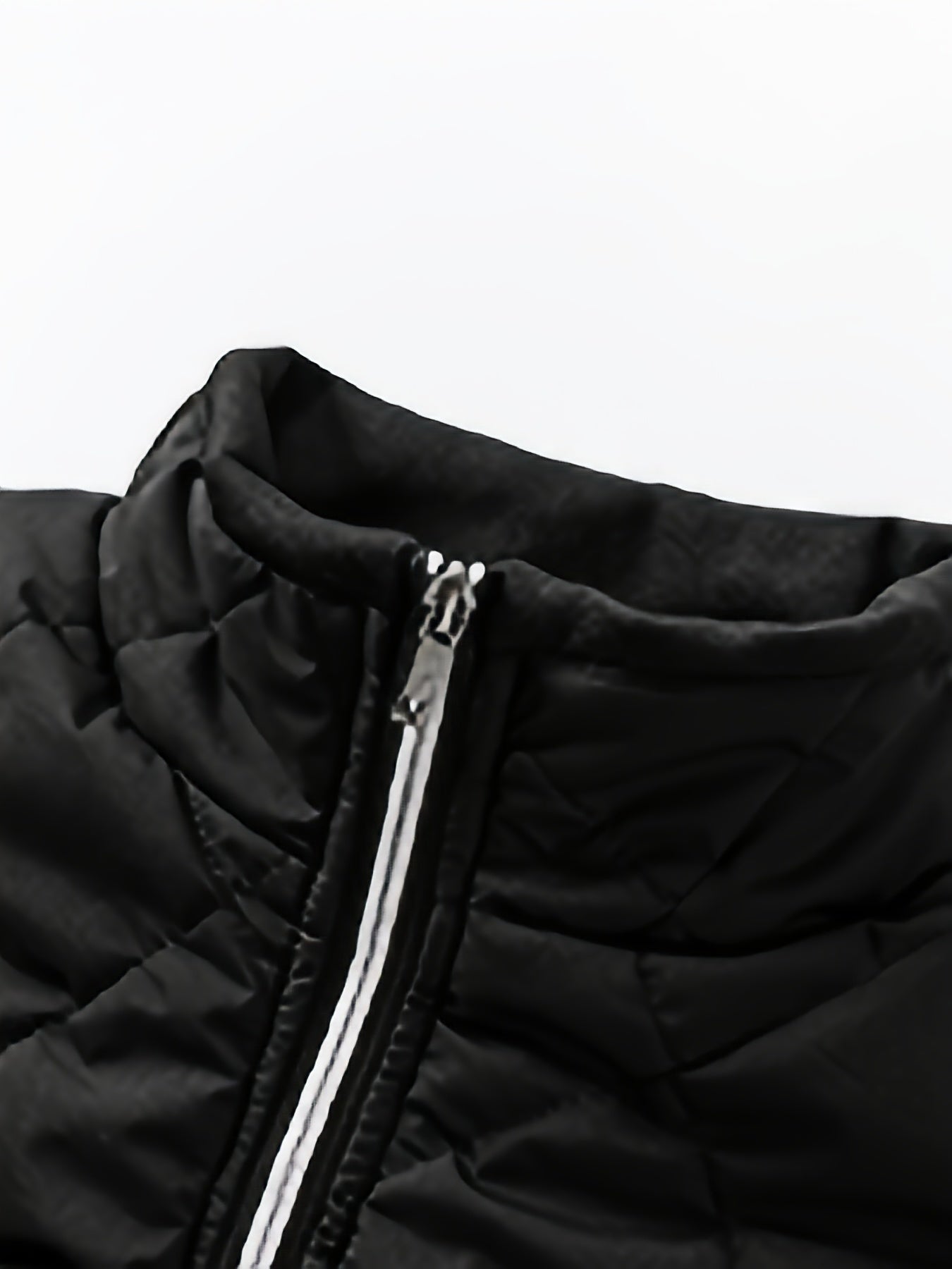 Տղամարդու թեթև կարված բաճկոն՝ միագույն, կանգուն օձիքով ձմեռային բաճկոն՝ գրպաններով, ամենօրյա, սովորական չափսի՝ ցուրտ եղանակի համար, բազմակողմանի վերնազգեստ, դիմացկուն վերնազգեստ