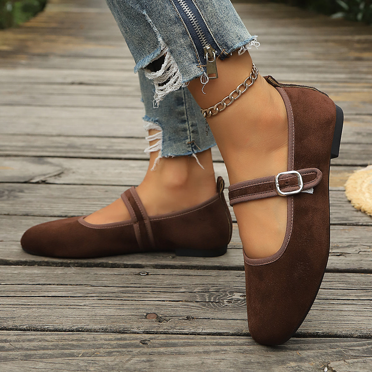 Women’s Retro Velvet Mary Jane Flats with Buckle Closure