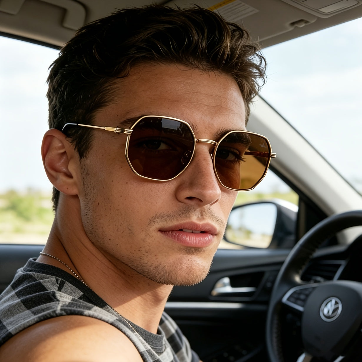 Unisex Vintage Sunglasses with Lightweight Ferroalloy Frame UV400