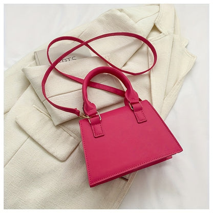 Նորաձև շղթայական պայուսակներ կանանց համար, գարուն-ամառ 2024 թվականի նոր հավաքածու, բարձրակարգ ռելիեֆային դիզայնով, հարմար է ուսերին, ձեռքին և խաչաձև կրելու համար, ոճային ծոպավոր կախազարդերով։