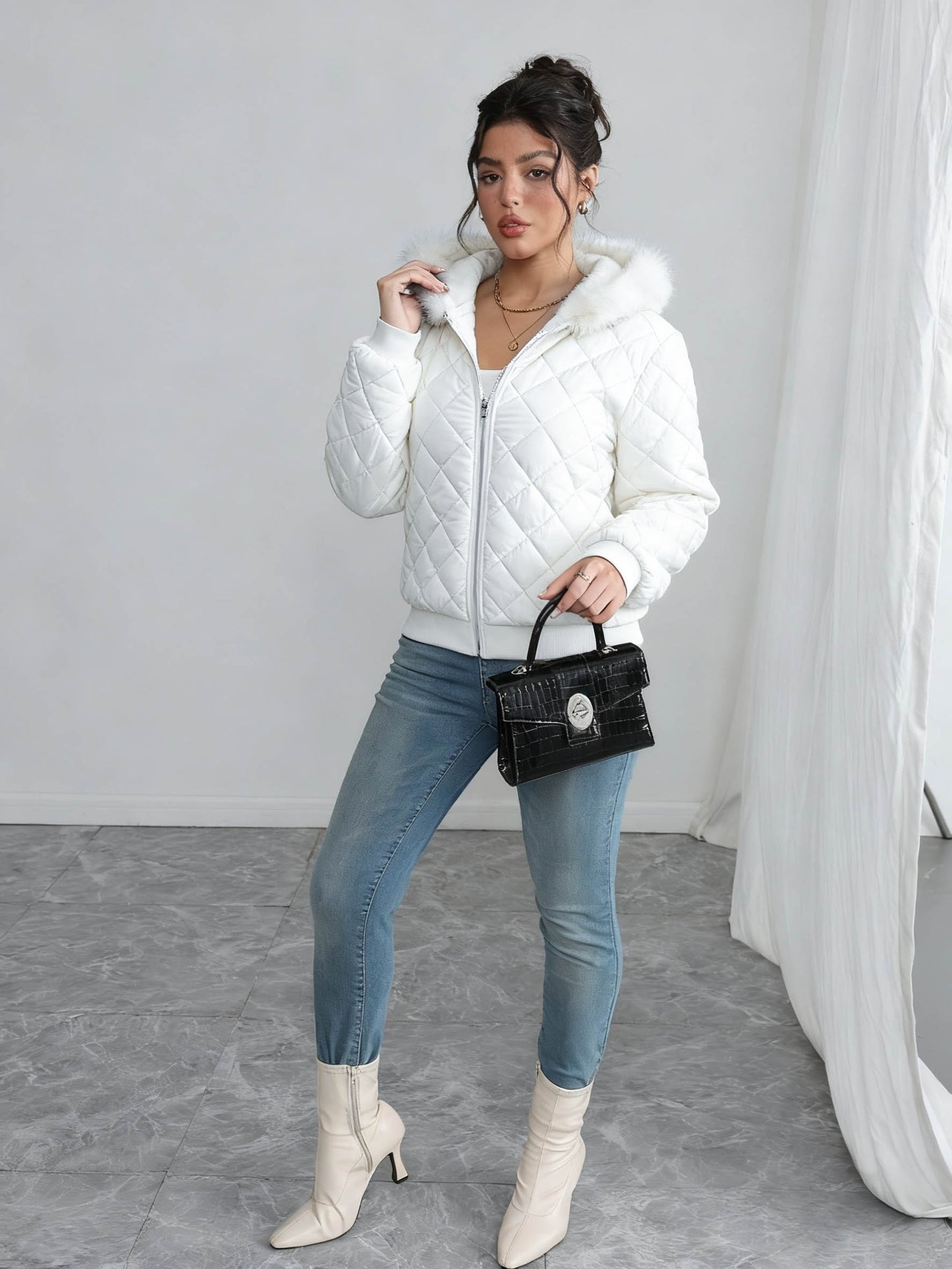 Կանացի հարմարավետ բրդյա աստառով գլխարկով բաճկոն - ամենօրյա երկար թևքերով, միագույն, սովորական չափսի, երկար թևքերով, կայծակաճարմանդով, ամենօրյա ոճով, ամենօրյա վերնազգեստ, ձմեռային բաճկոն