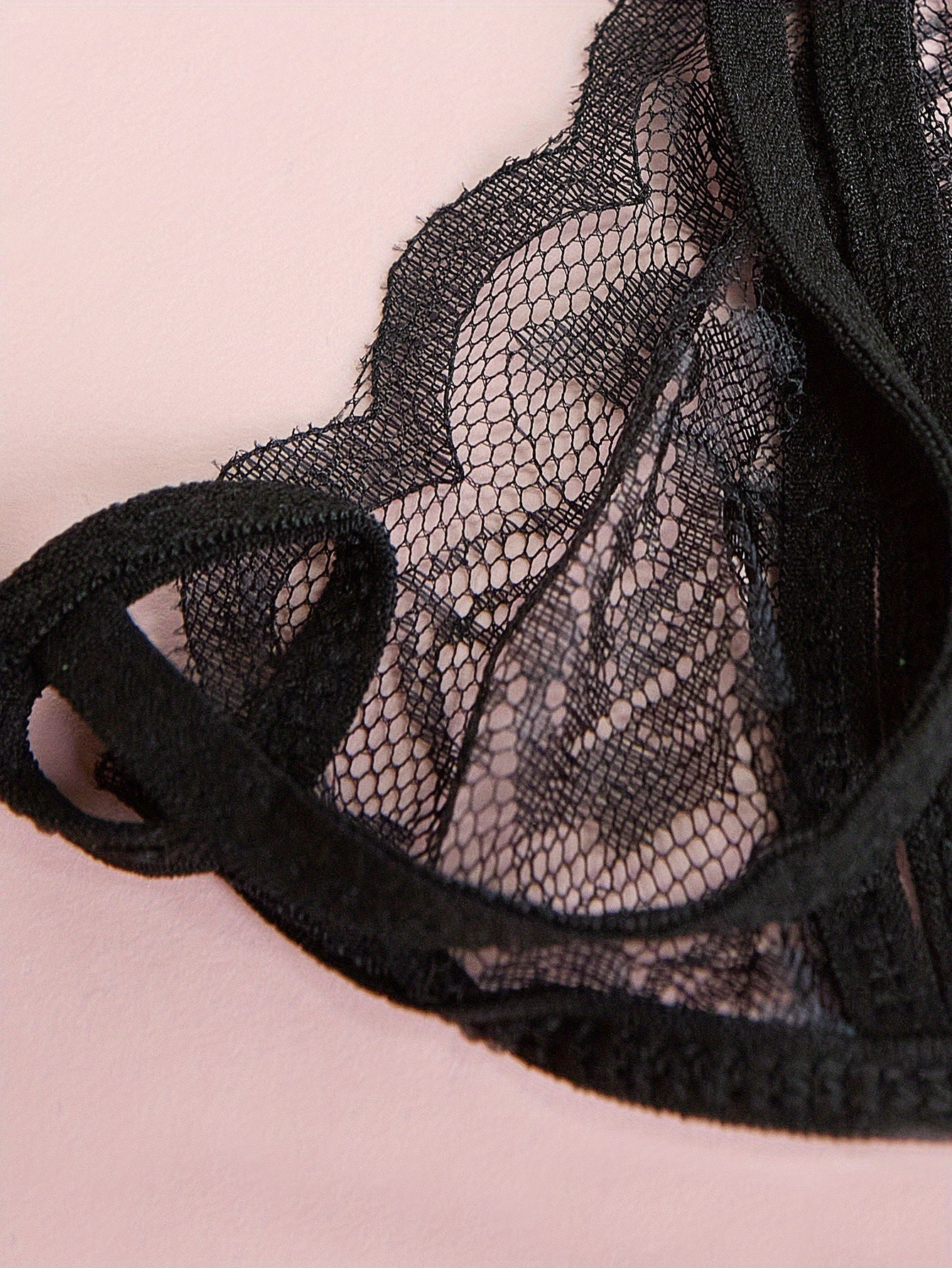 Sexy V-Neck Lace Floral Sexy Lingerie Bra Crotchless Panties, Women'S Sexy Lingerie, Free-To-Take Three-Point Lingerie Set, Suitable for Halloween, Christmas, Thanksgiving, Valentine'S Day, Give Gifts to Girlfriends And Surpr