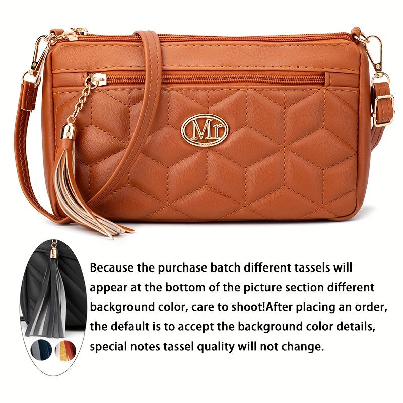 Կանացի կարված, մեծ տարողությամբ, ամենօրյա ուսի պայուսակ՝ ծոպավոր զարդարանքներով, բազմաթիվ կայծակաճարմանդներով և կարգավորվող ուսի գոտիով