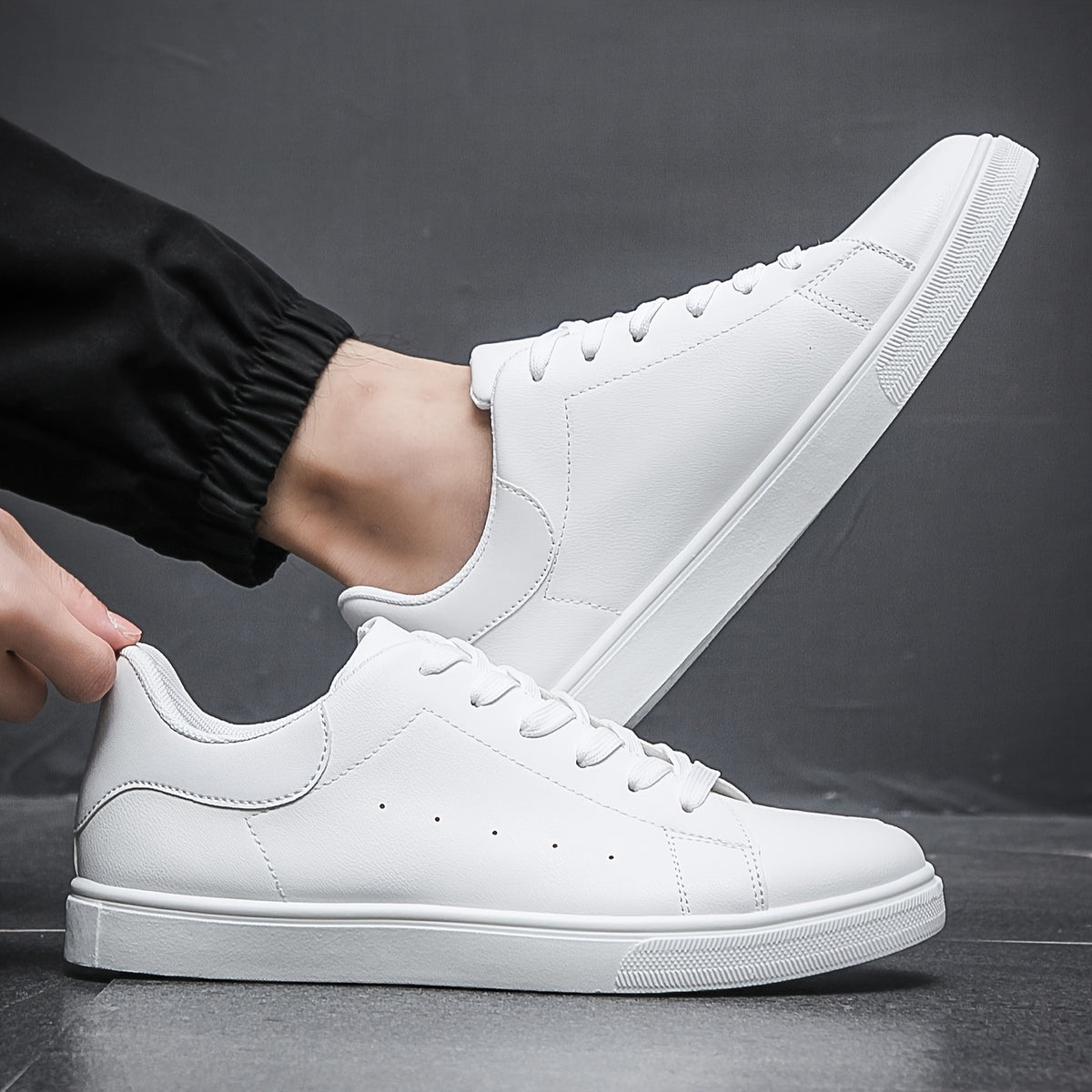 Men's Casual Minimalist Low-Top Sports Sneakers with Breathable Upper