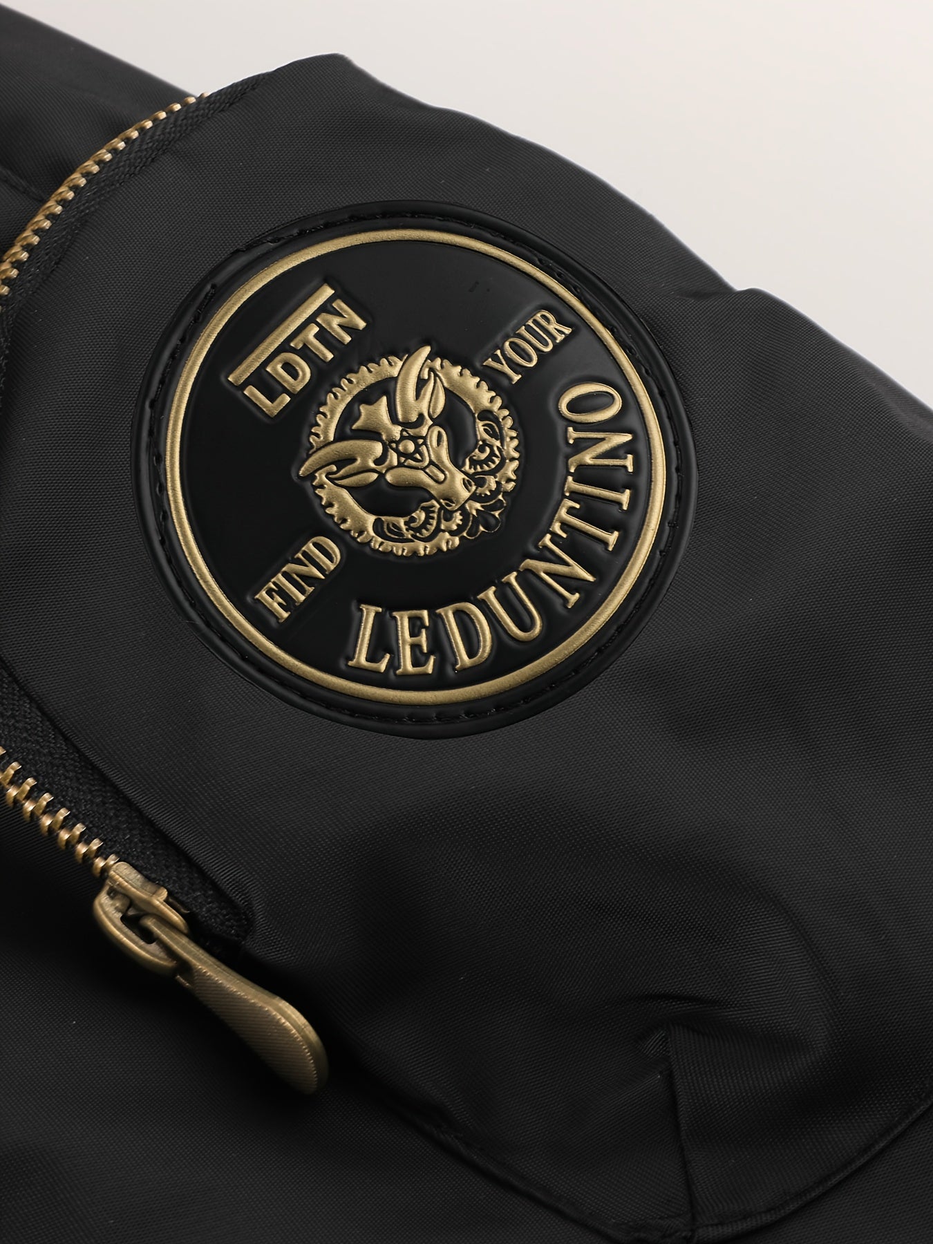 Տղամարդու ձմեռային վերարկու - նոր տաք, գլխարկով բաճկոն՝ ոսկեգույն նախշերով, ազատ չափսի, ցուրտ եղանակի համար նախատեսված ամենօրյա վերնազգեստ, լվացքի մեքենայով լվացվող, հաստ, հարմարավետ փափուկ աստառով