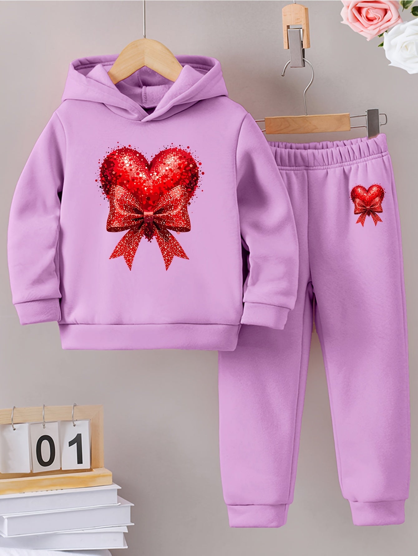 Girls' Autumn and Winter Thickened Hoodie Sports Two-Piece Set, Red Heart Bow Print Hoodie + Pants Outfit, Soft Light Beige-Friendly Fabric, Comfortable Warm Non-Shedding, Suitable for Outdoor Play, School, Holiday Gatherings