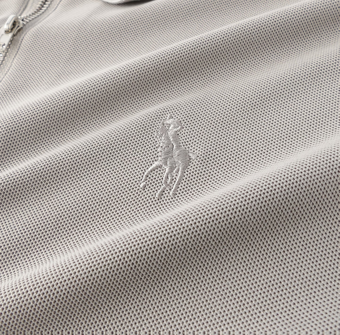 New Stylish Short-Sleeve Polo Shirt with a Zipper, a Breathable Business Fashion Tee, Featuring High-End Embroidery on The Sleeves And an Exquisite Design on The Back - ayq