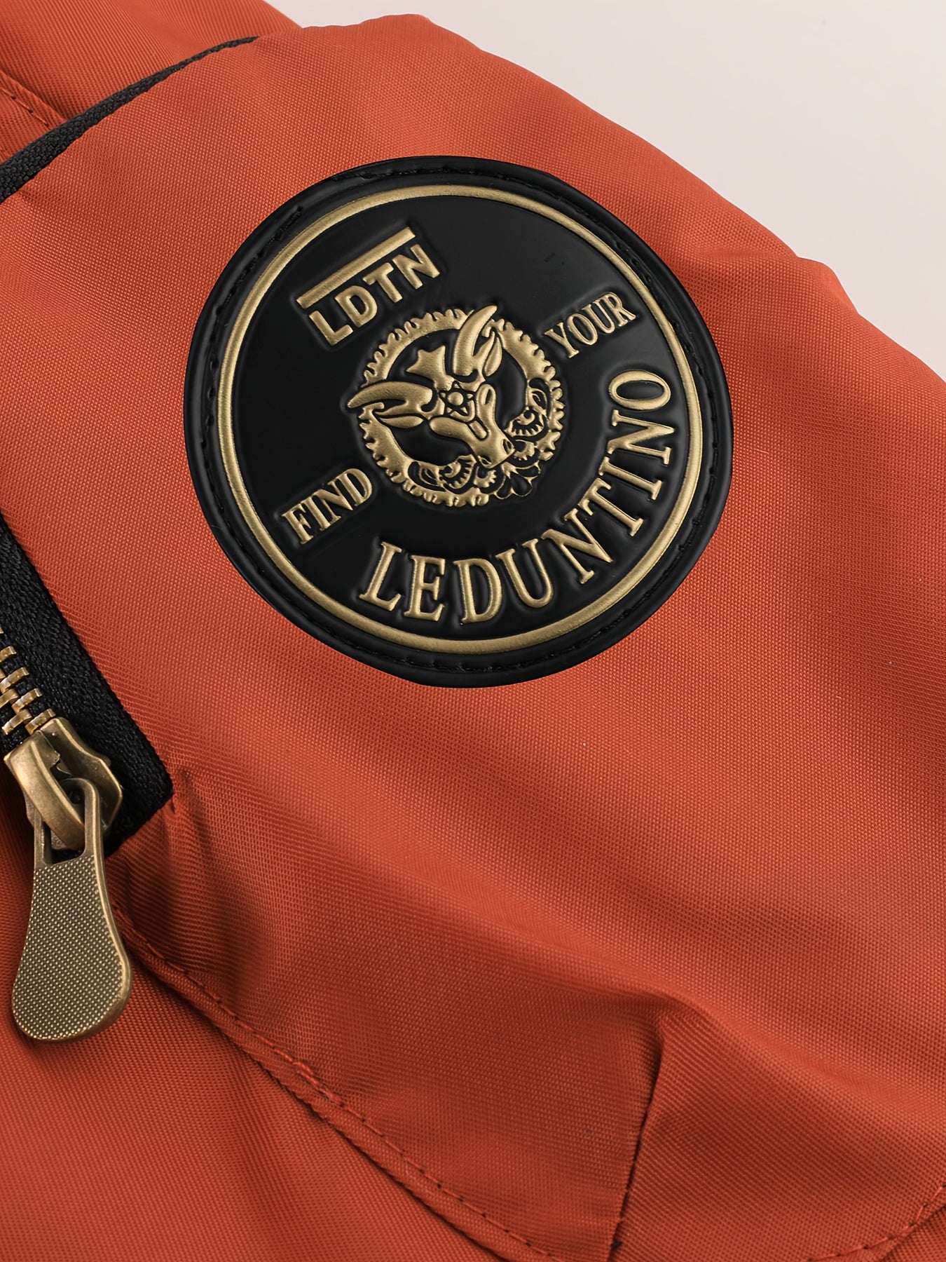 Տղամարդու ձմեռային վերարկու - նոր տաք, գլխարկով բաճկոն՝ ոսկեգույն նախշերով, ազատ չափսի, ցուրտ եղանակի համար նախատեսված ամենօրյա վերնազգեստ, լվացքի մեքենայով լվացվող, հաստ, հարմարավետ փափուկ աստառով