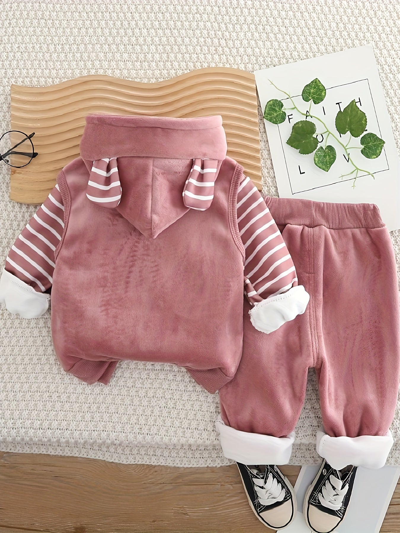 BABICOLOR-ի ձմեռային 3 հատ շան նախշերով գլխարկով բաճկոնի և տաբատի հավաքածու - տաք, ազատ հագուստ, ձմեռային հագուստ առաջին լուսանկարահանումների համար, առօրյա ցուրտ եղանակի վերնազգեստ, իդեալական է բացօթյա օգտագործման համար