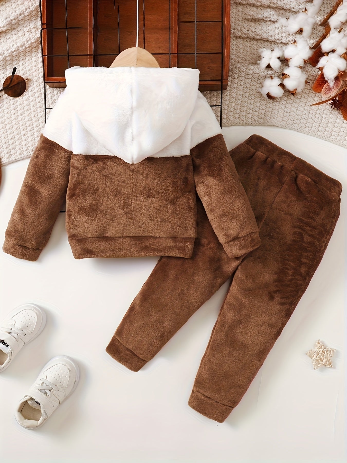 Boys' Cozy Fleece Hoodie & Pants Set - Gray & White Geometric Pattern, Long Sleeve Pullover with Hood, Soft Knit Fabric, Perfect for Fall & Winter, Casual Style, Everyday Comfort, Everyday Comfort Wear | Geometric Pattern Hoo