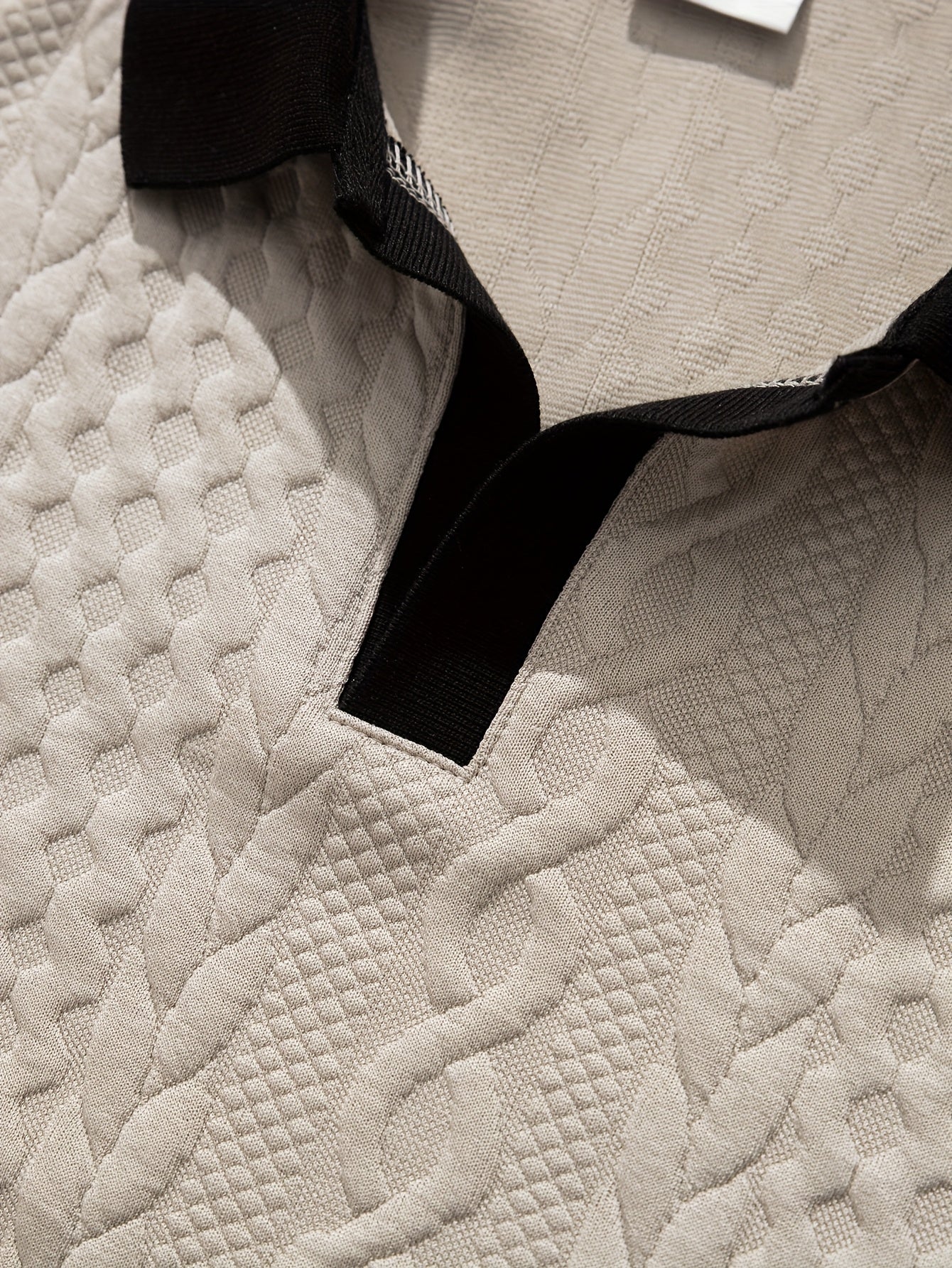 Summer Breathable Italian-style Color-blocked Light-mature Trendy Men's Shirt with V-neck, Slight Stretch, Jacquard Texture, Slim-fit Short Sleeves, Knitted - ayq