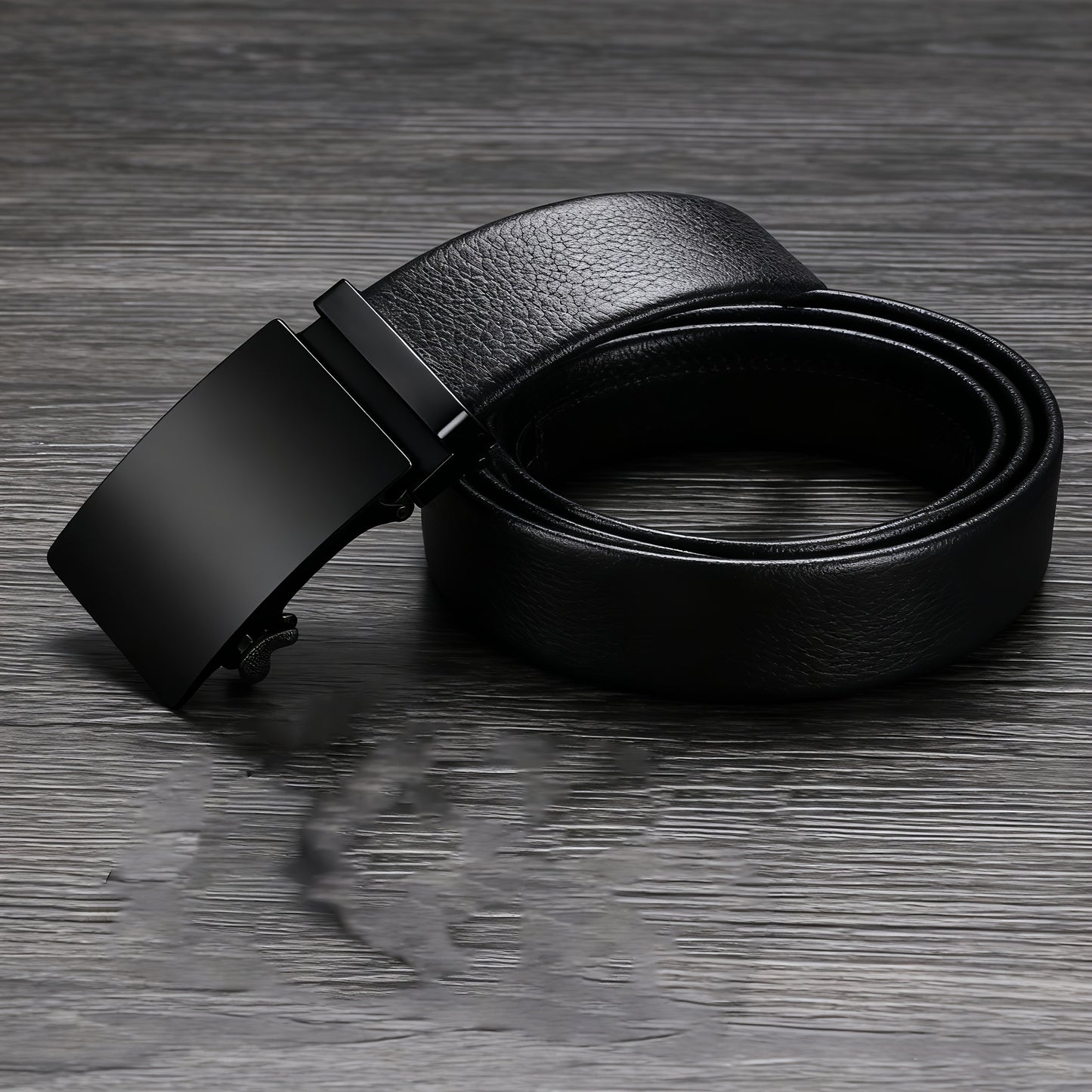 5 հատ տղամարդկանց համար նախատեսված գործնական հավաքածու, որը ներառում է քվարցային ժամացույց, գործնական գոտի, դրամապանակ, գրիչ և բանալիի շղթա