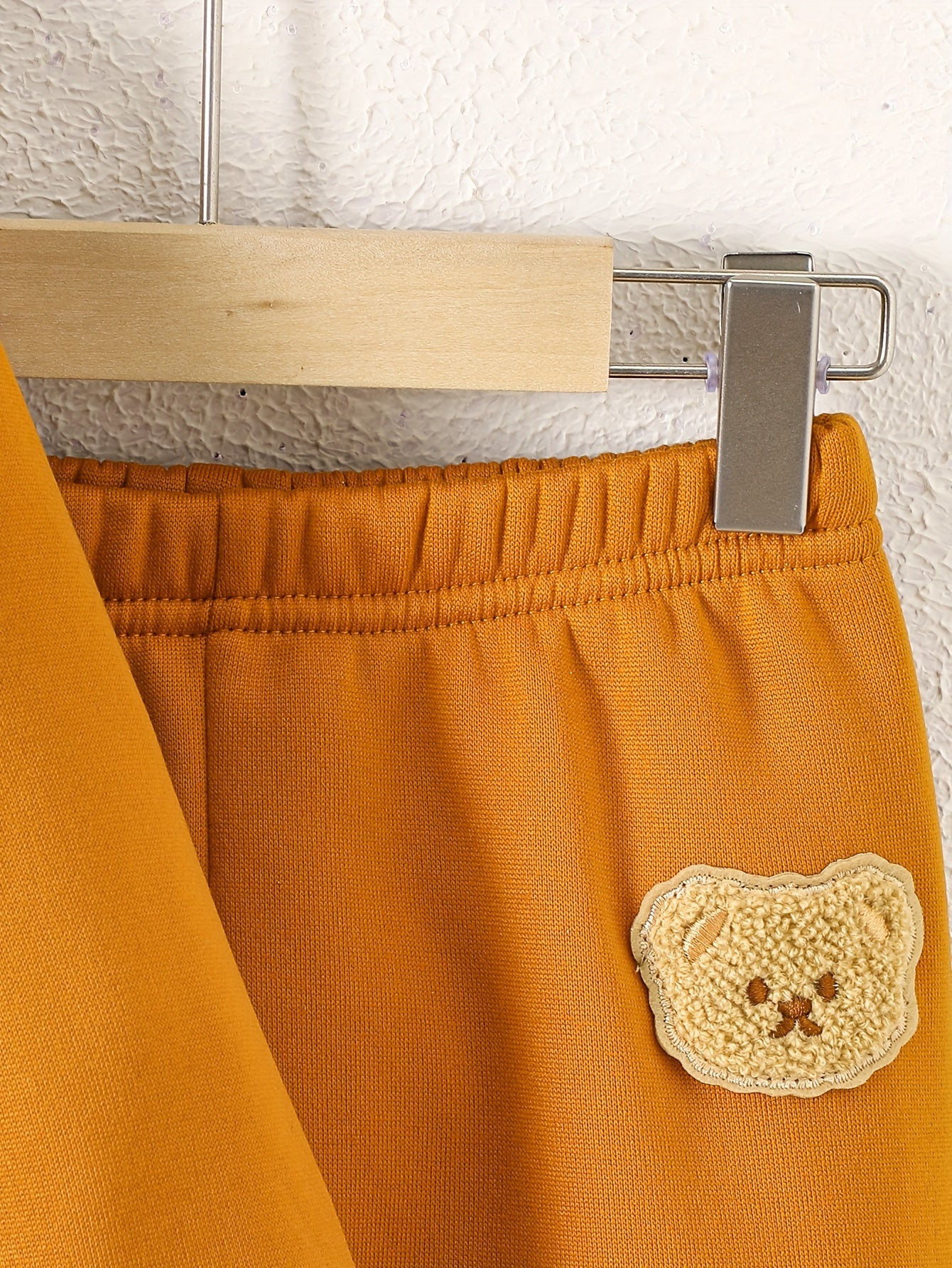 2pcs, Boys' Round Neck Sweatshirt Set, Suitable for Boys Aged 1-8, Fashionable Cartoon Bear Patch, Slightly Stretchy Fabric, Warm Fleece-Lined for Autumn and Winter, Ideal for Casual Sports Wear, Minimalist Style Perfect as a