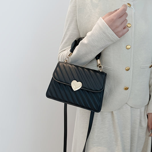 2025 թվականի գարուն/ամառ նորաձև, պարտադիր, բազմակողմանի կանացի պայուսակ՝ ռելիեֆային սրտաձև զարդարանքներով, պարագաներով, ուսը գցող, փոքր ձեռքի պայուսակ և ժելե գույներ՝ հասանելի է բազմաթիվ երանգներով։