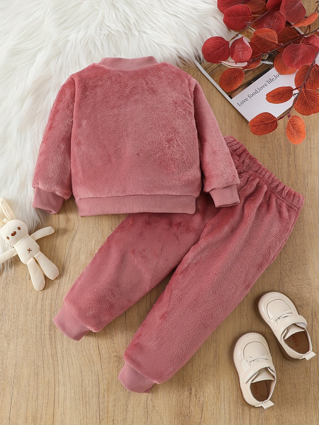 Adorable Cartoon Rabbit Embroidered Two-Piece Set for Youngsters - Soft Coral Fleece Outfit with Matching Pants, Perfect for Fall/Winter Casual Wear, Youngsters'S Playwear|Playful Design|Stretchy Fabric, Youngsters Girl Cloth