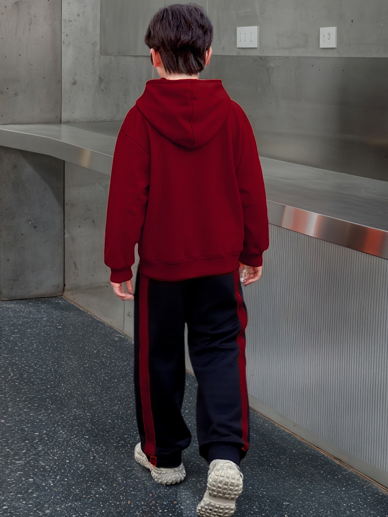 2 հատ տղաների ձմեռային գլխարկով մարզահագուստ և տաբատ - տաք սվիտեր համապատասխան երկար տաբատով, գունային բլոկներով վերնաշապիկ (հարմար է մեծ երեխաների և երեխաների համար) - լվացքի մեքենայով լվացվող 2 հատի հավաքածու, իդեալական է բացօթյա օգտագործման համար