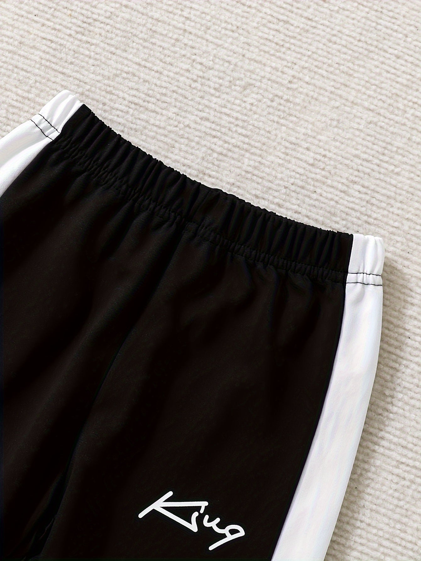 2 հատ տղայի «Թագավորական» նախշերով գլխարկով հանդերձանք, ոճային գունային բլոկներով կարված գլխարկի և տաբատի հավաքածու, մանկական հագուստ աշուն/ձմեռ բացօթյա հագուստի համար, որպես նվեր