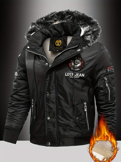 Տղամարդու ծանր ձմեռային բաճկոն՝ հանվող գլխարկով և եռաչափ գրությամբ - ամբողջական կայծակաճարմանդով, քամուց պաշտպանող վերարկու, բազմագրպան դիզայնով, լվացքի մեքենայով