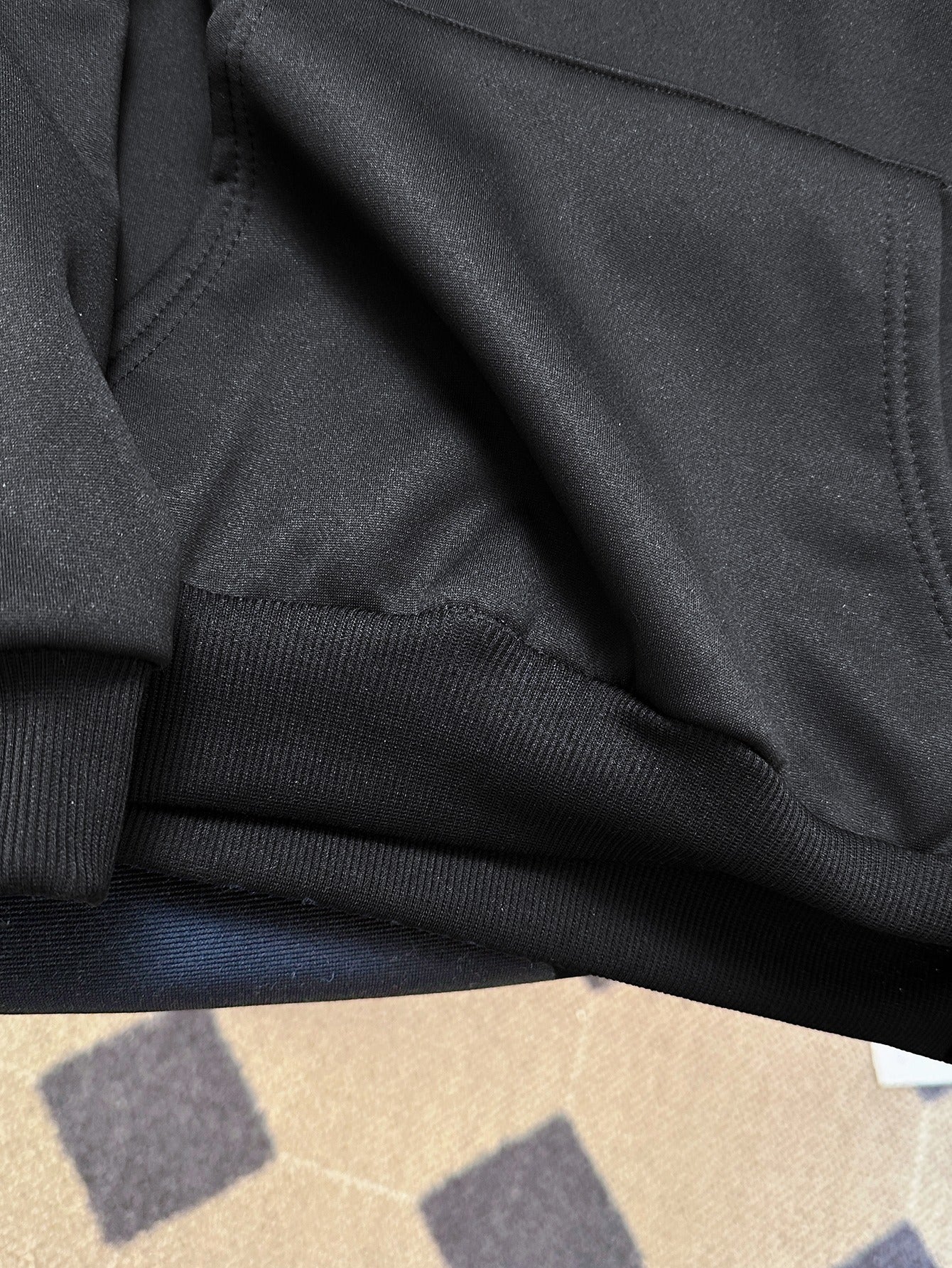 Կանացի մեծ չափսի ձմեռային տաք, գլխարկով սվիտեր՝ Շնորհավոր Սուրբ Ծնունդ և Շնորհավոր Նոր Տարի նախշերով - Հաստ բրդյա ծածկույթով մեծ չափսի սվիտեր, հարմարավետ, առօրյա սվիտեր Սուրբ Ծննդյան համար, Հելոուինի նվերներ, Սուրբ Ծննդյան սվիտեր, տոնական հագուստ,